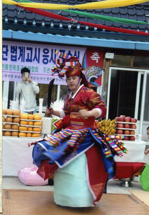 img051.jpg