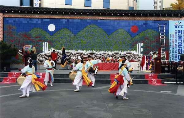 img029.jpg