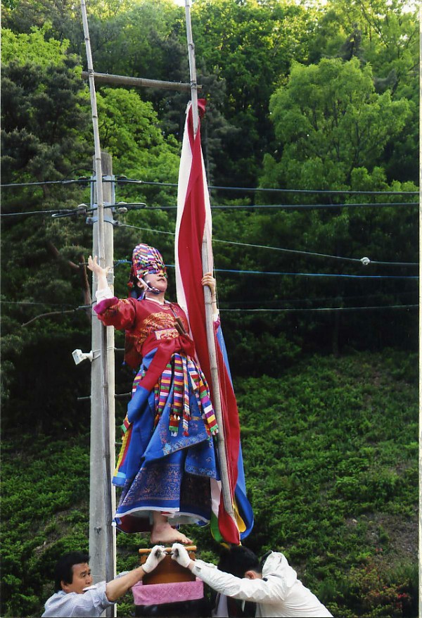 img025.jpg